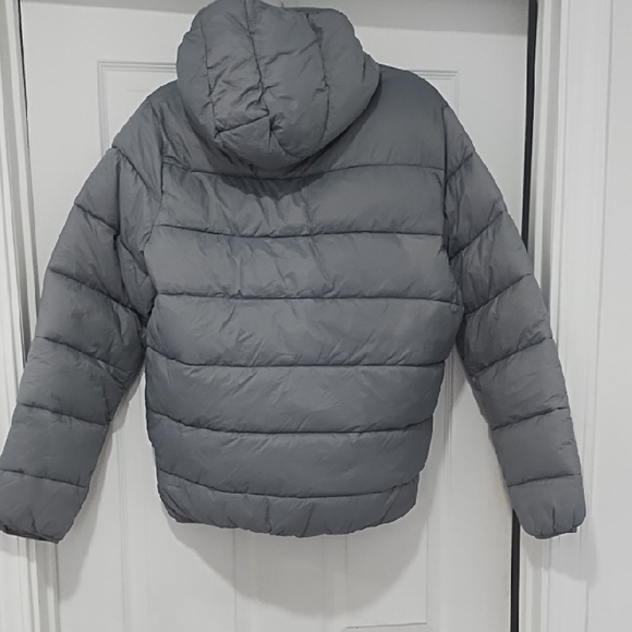 Women's Classic Gray Puffer Jacket *NWT* - Picture 2 of 4